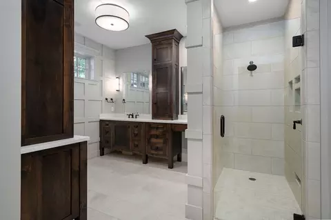 Bath - 2840 S Morningway Dr, Springfield, MO 65804 photo 1 of 9