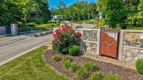 View/Area - 2840 S Morningway Dr, Springfield, MO 65804 photo 2 of 6