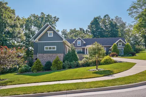 Exterior - 2840 S Morningway Dr, Springfield, MO 65804 photo 4 of 17