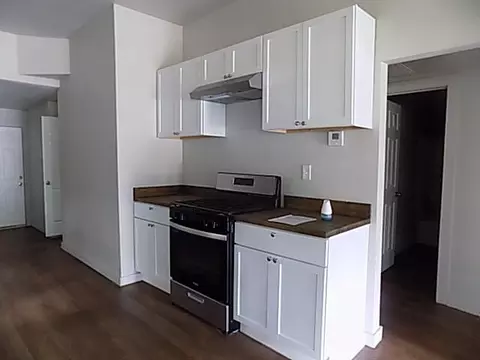 Kitchen - 2111 N Newton Ave, Springfield, MO 65803 photo 2 of 2