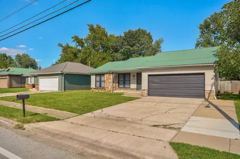 Exterior - 2520 S Fort Ave, Springfield, MO 65807 photo 7 of 7