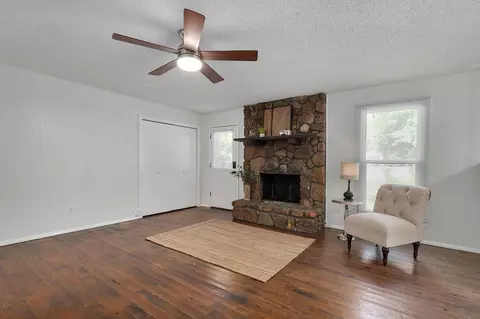 Living - 2520 S Fort Ave, Springfield, MO 65807 photo 2 of 2