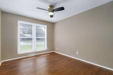 Bedroom - 2520 S Fort Ave, Springfield, MO 65807 photo 3 of 4