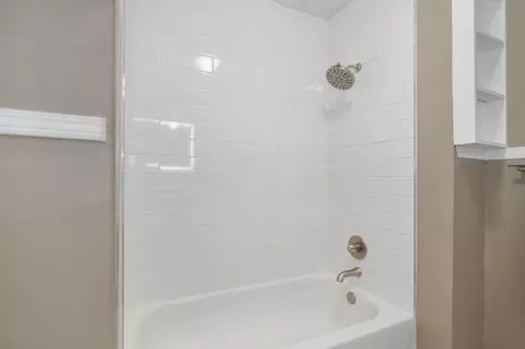 Bath - 2520 S Fort Ave, Springfield, MO 65807 photo 3 of 3