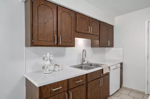 Kitchen - 2520 S Fort Ave, Springfield, MO 65807 photo 2 of 4
