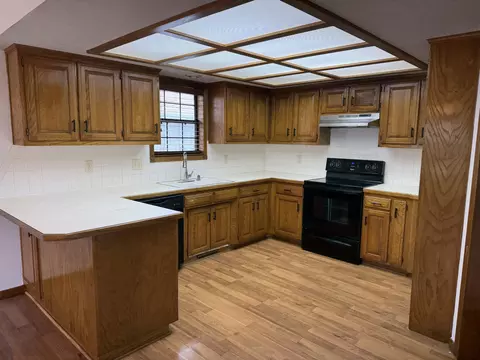 Kitchen - 2225 W Rockwood St, Springfield, MO 65807 photo 3 of 3