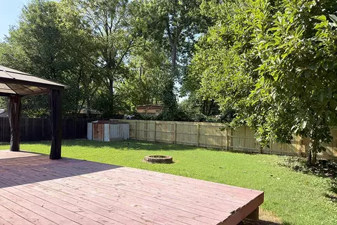 Exterior - 2225 W Rockwood St, Springfield, MO 65807 photo 5 of 8