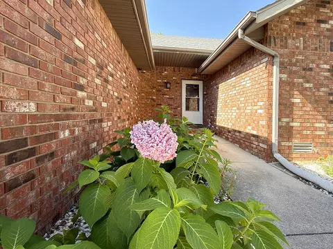 Other - 2225 W Rockwood St, Springfield, MO 65807 photo 1 of 8