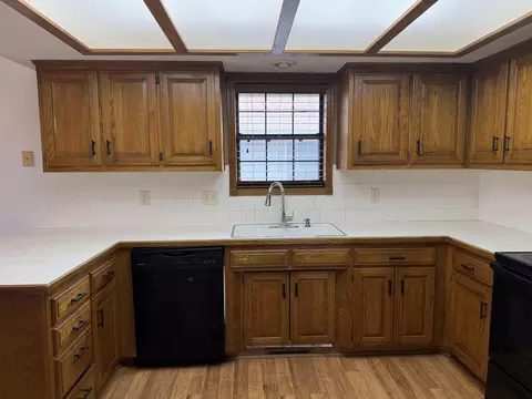Kitchen - 2225 W Rockwood St, Springfield, MO 65807 photo 2 of 3