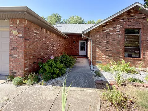 Other - 2225 W Rockwood St, Springfield, MO 65807 photo 2 of 8