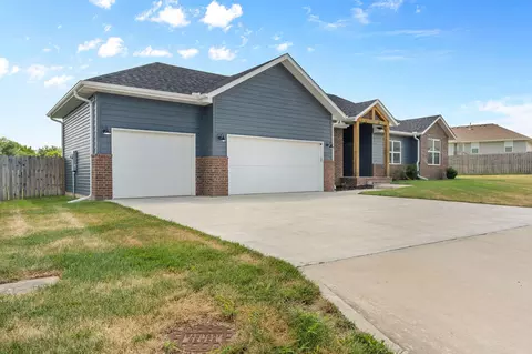 Exterior - 1312 S Birch Ave, Springfield, MO 65802 photo 3 of 7