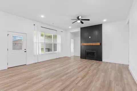 Living - 1312 S Birch Ave, Springfield, MO 65802 photo 3 of 5