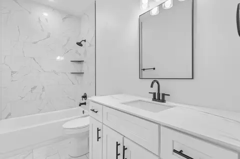 Bath - 1312 S Birch Ave, Springfield, MO 65802 photo 4 of 4