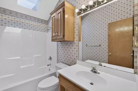 Bath - 2259 W Cantebury St, Springfield, MO 65810 photo 1 of 3