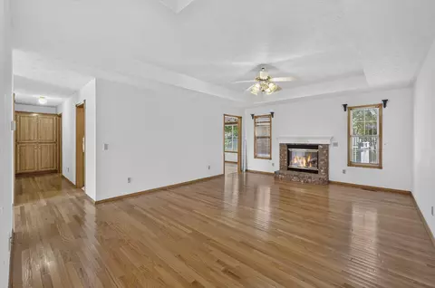 Living - 2259 W Cantebury St, Springfield, MO 65810 photo 1 of 5