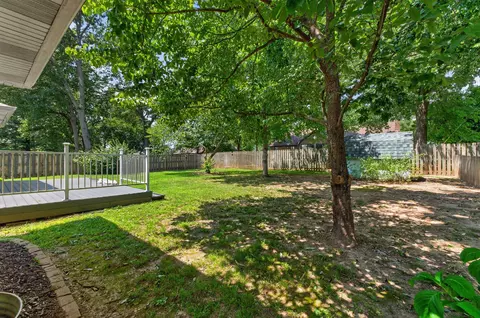 Exterior - 2259 W Cantebury St, Springfield, MO 65810 photo 5 of 6