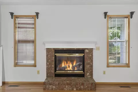 Living - 2259 W Cantebury St, Springfield, MO 65810 photo 3 of 5