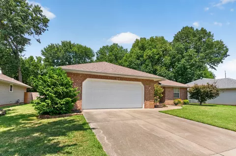 Exterior - 2259 W Cantebury St, Springfield, MO 65810 photo 6 of 6