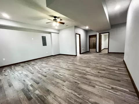 Living - 207 Juniper Ave, Cabool, MO 65689 photo 7 of 8