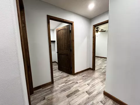 Entry Way - 207 Juniper Ave, Cabool, MO 65689 photo 3 of 7