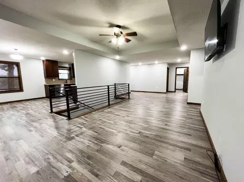 Living - 207 Juniper Ave, Cabool, MO 65689 photo 1 of 8