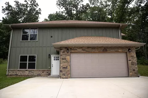 Exterior - 207 Juniper Ave, Cabool, MO 65689 photo 6 of 20