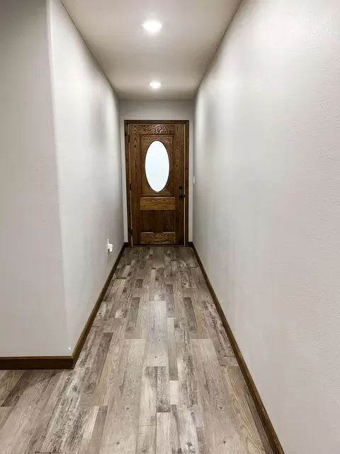 Entry Way - 207 Juniper Ave, Cabool, MO 65689 photo 2 of 7
