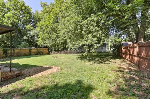 Exterior - 1637 S Broadway Ave, Springfield, MO 65807 photo 7 of 7