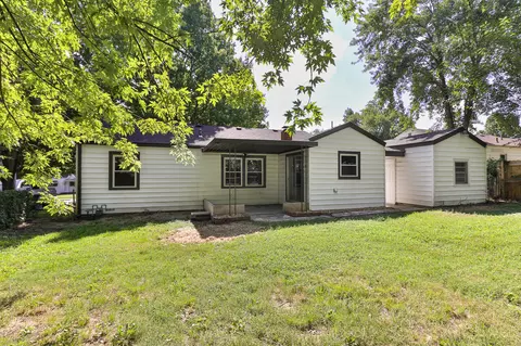 Exterior - 1637 S Broadway Ave, Springfield, MO 65807 photo 6 of 7
