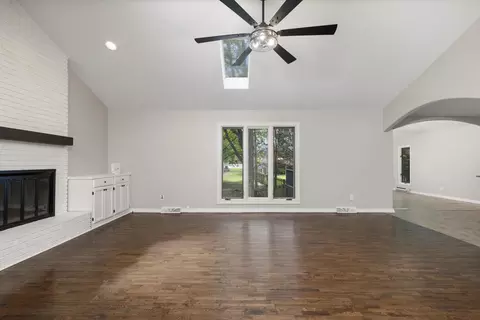 Living - 4663 S Roubidoux Pl, Springfield, MO 65804 photo 3 of 13