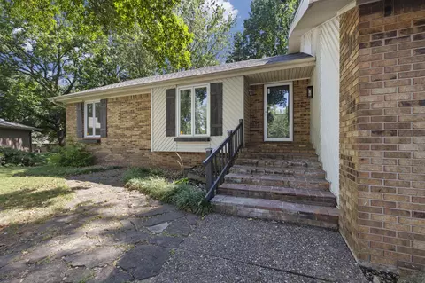 Exterior - 4663 S Roubidoux Pl, Springfield, MO 65804 photo 2 of 11