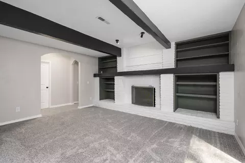 Living - 4663 S Roubidoux Pl, Springfield, MO 65804 photo 8 of 13