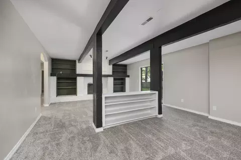 Living - 4663 S Roubidoux Pl, Springfield, MO 65804 photo 11 of 13