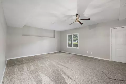 Living - 4663 S Roubidoux Pl, Springfield, MO 65804 photo 12 of 13