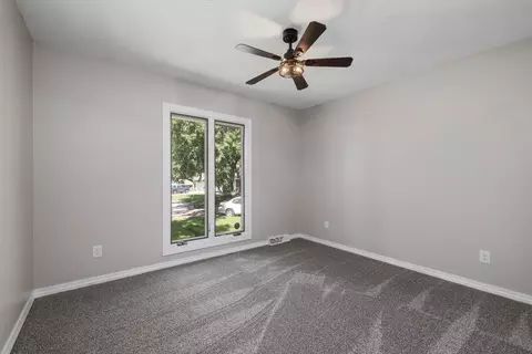 Bedroom - 4663 S Roubidoux Pl, Springfield, MO 65804 photo 1 of 3