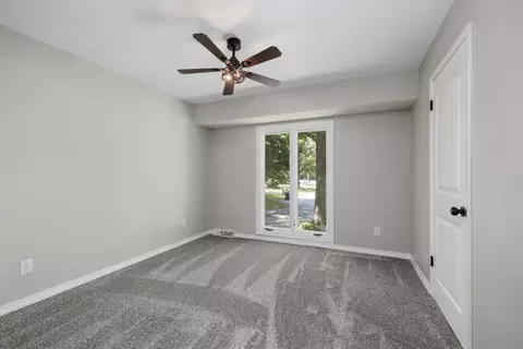 Bedroom - 4663 S Roubidoux Pl, Springfield, MO 65804 photo 2 of 3