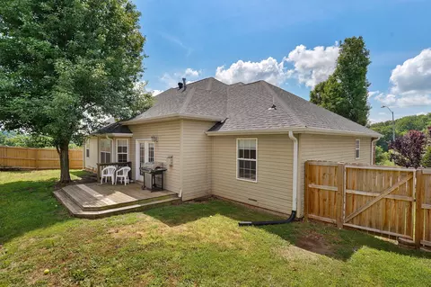 Exterior - 848 S Black Sands Ave, Nixa, MO 65714 photo 5 of 9