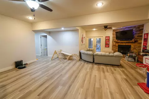 Living - 3326 S Juniper Ave, Springfield, MO 65804 photo 3 of 4
