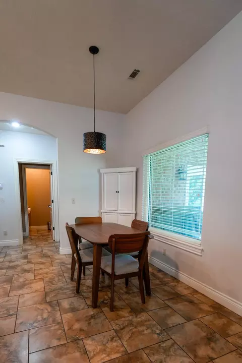 Dining - 3326 S Juniper Ave, Springfield, MO 65804 photo 1 of 1