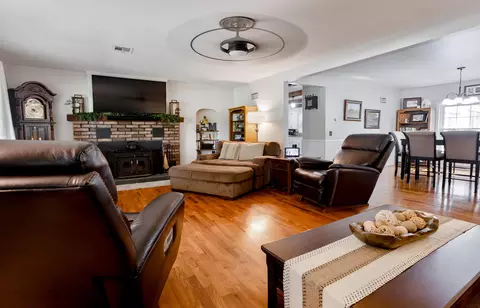 Living - 712 S Gilman Ave, Wheaton, MO 64874 photo 2 of 4