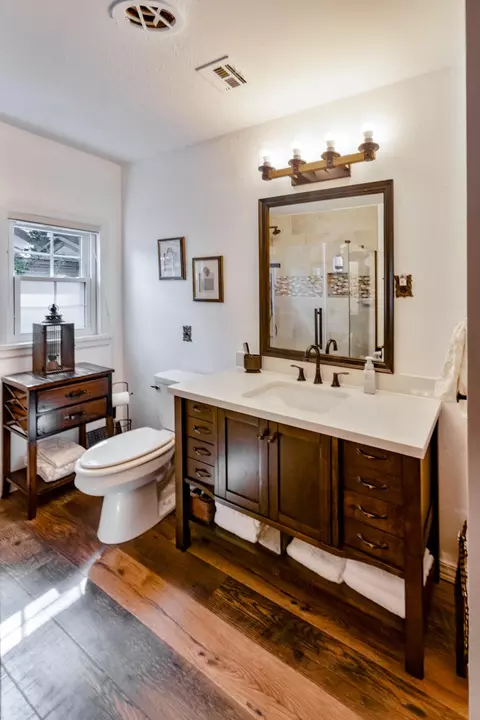 Bath - 712 S Gilman Ave, Wheaton, MO 64874 photo 4 of 5