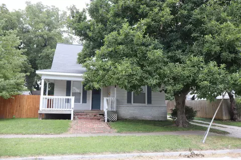 Exterior - 715 E Lynn St, Springfield, MO 65802 photo 2 of 7