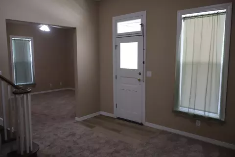 Entry Way - 715 E Lynn St, Springfield, MO 65802 photo 1 of 3