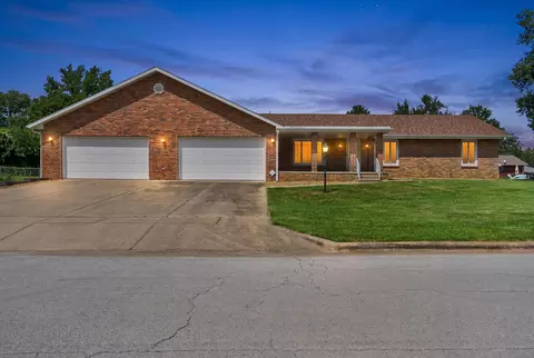 Exterior - 421 S Troy Ave, Springfield, MO 65802 photo 9 of 9
