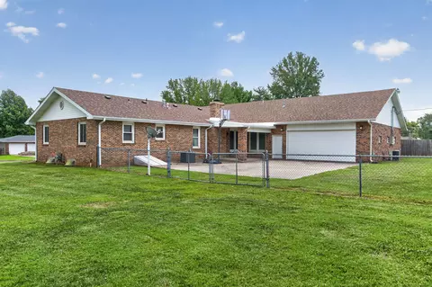 Exterior - 421 S Troy Ave, Springfield, MO 65802 photo 7 of 9