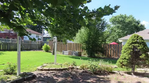 Exterior - 3877 S Cottage Ave, Springfield, MO 65807 photo 4 of 4