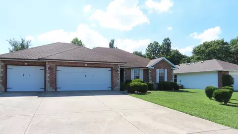 Exterior - 3877 S Cottage Ave, Springfield, MO 65807 photo 2 of 4