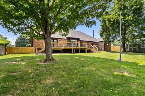 Exterior - 4081 E Kingsbury St, Springfield, MO 65809 photo 5 of 7