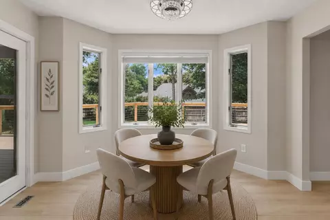 Dining - 4081 E Kingsbury St, Springfield, MO 65809 photo 2 of 2