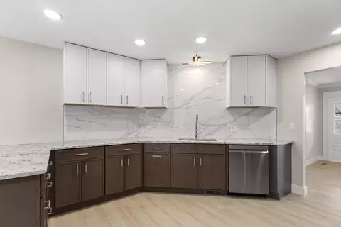 Kitchen - 4081 E Kingsbury St, Springfield, MO 65809 photo 1 of 4
